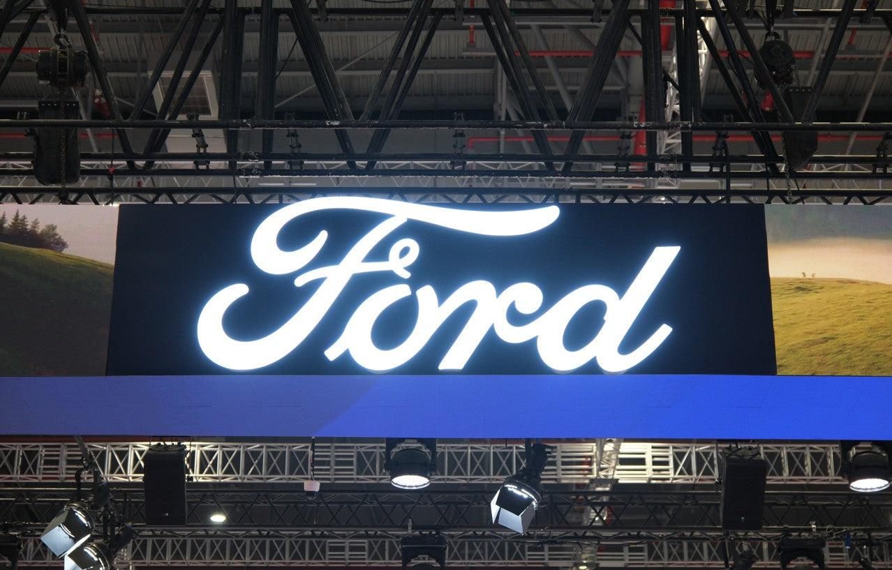 2012 Ford Fusion L4 2.5L_How to Operate the Moon Roof