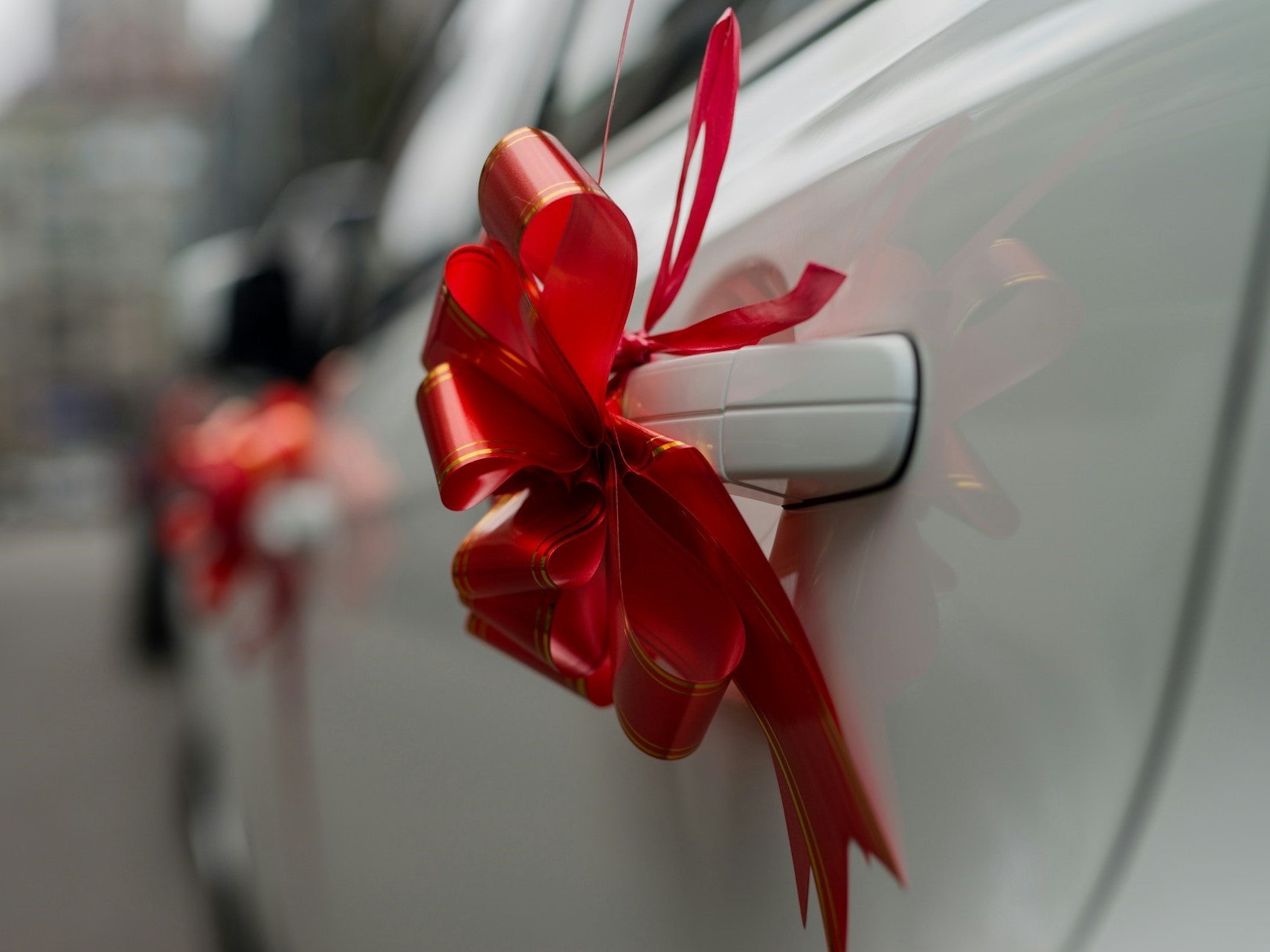 10 Excellent Holiday Gift Ideas for the Automotive Enthusiast or Traveler in Your Life