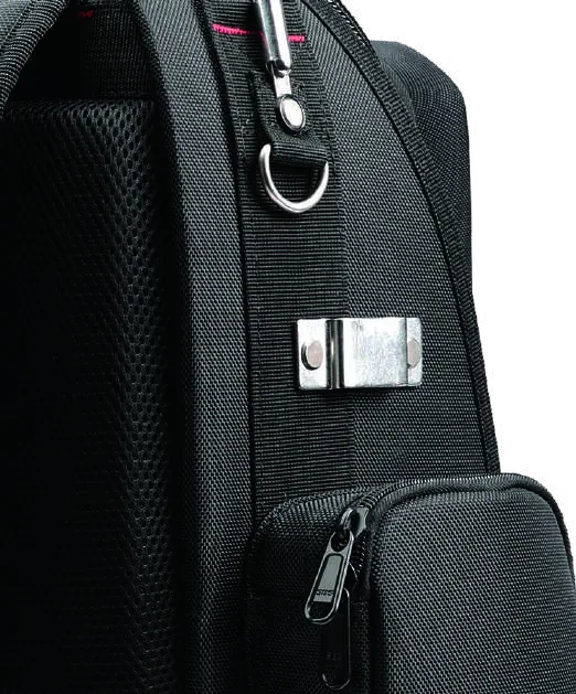 Close-up of the 3996's steel mounting plate, D-ring and heavy-duty zipper against ballistic nylon.