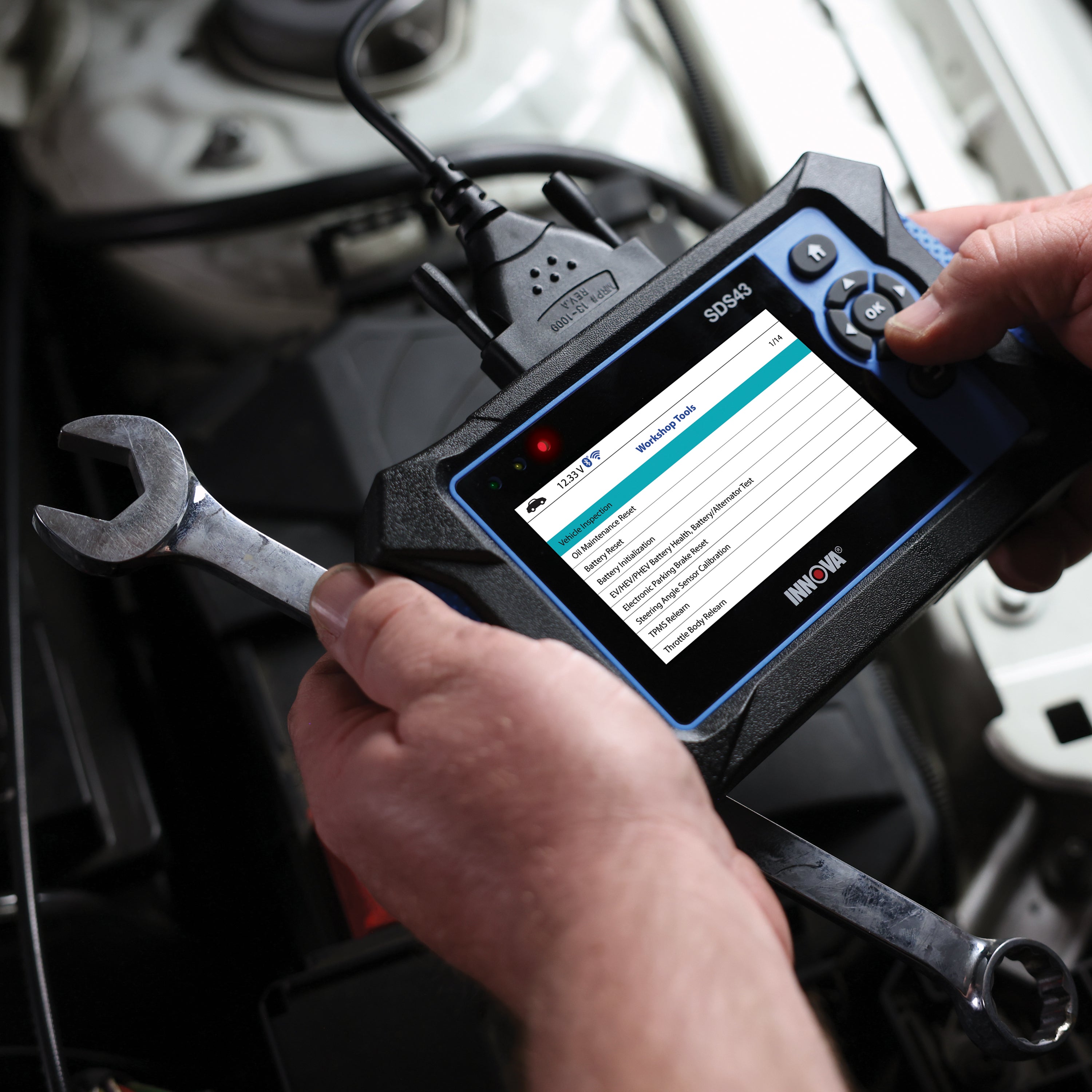 SDS43 Bidirectional OBD2 Tablet